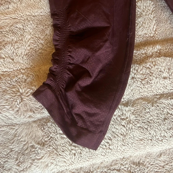 Lululemon maroon cropped ruched leggings - Picture 3 of 8